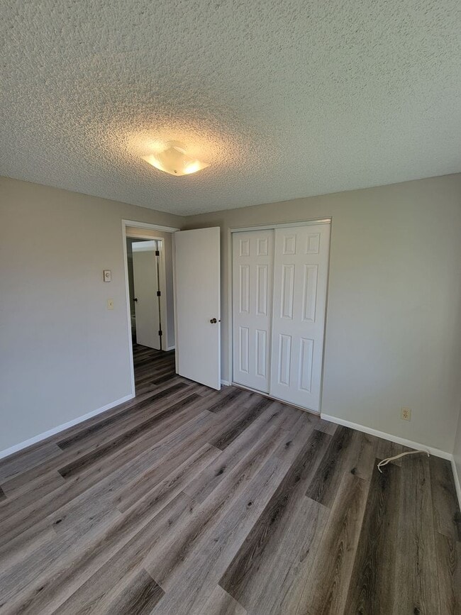 Building Photo - Recently updated