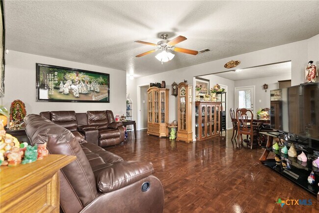 Building Photo - 3901 Kevin Shaw Dr