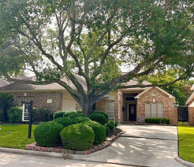 Foto del edificio - 4306 Shady Pine Dr