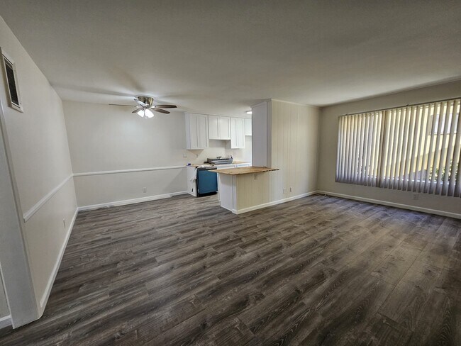Building Photo - 5430 Corteen Pl