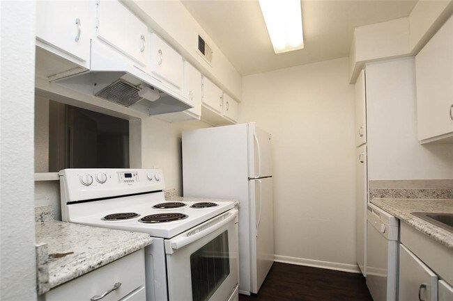 Building Photo - 8427 Hearth Dr