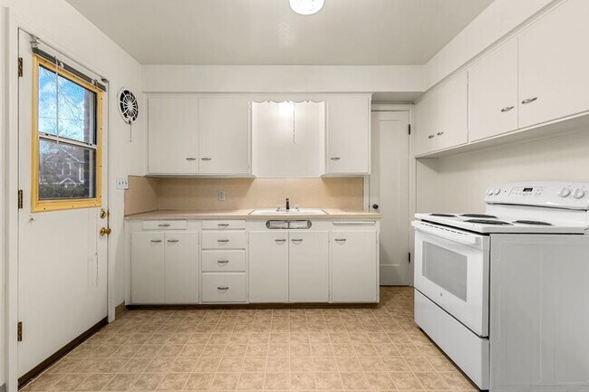 Foto del edificio - 6610 E Burnside St