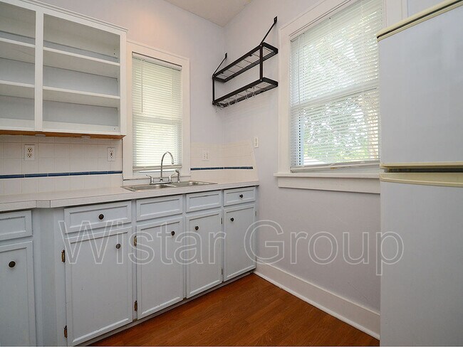 Building Photo - 4686 Woolworth Ave