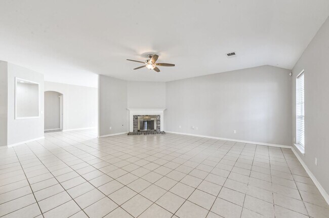 Building Photo - 14622 Bladenboro Dr