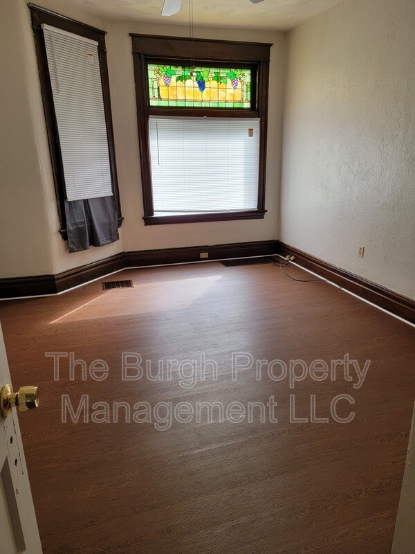 213 6th Ave, Carnegie, PA 15106 Condo for Rent in Carnegie, PA