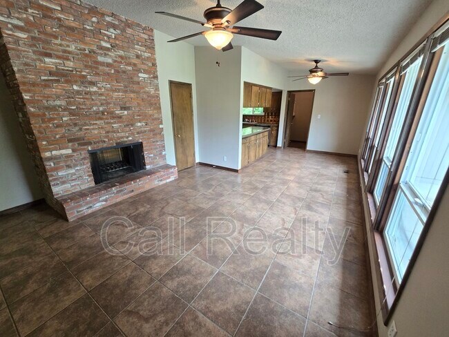 Foto del edificio - 6104 S Stone St