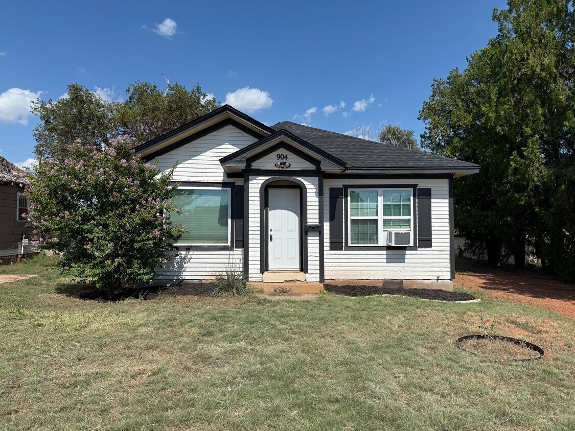 Foto principal - 904 N Julian St