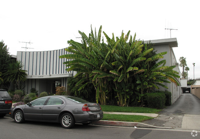 Building Photo - Markwell Gentry Apartments