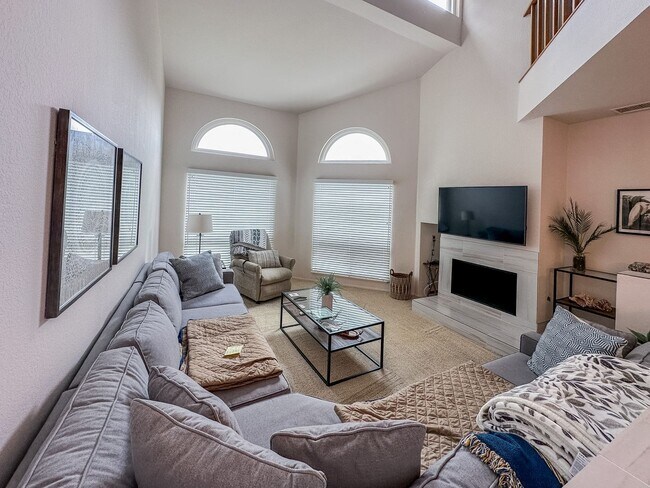 Foto del edificio - Tierrasanta Furnished Short-Term Rental