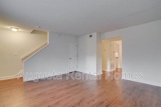 Foto del edificio - 2905 Arrowhead Dr