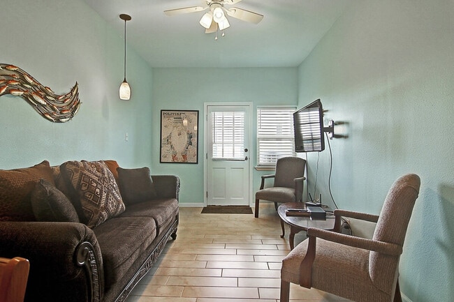 Building Photo - 602 Sea Breeze Ln