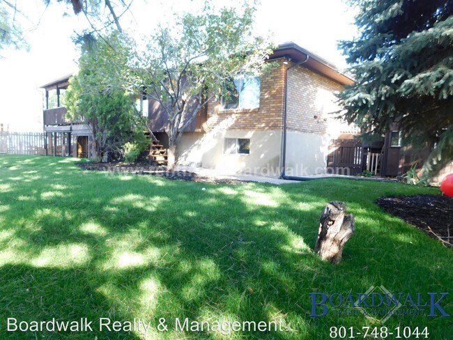 Building Photo - 432 400 S