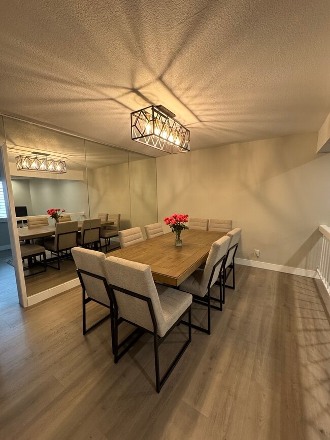 Building Photo - 6255 Canoga Ave
