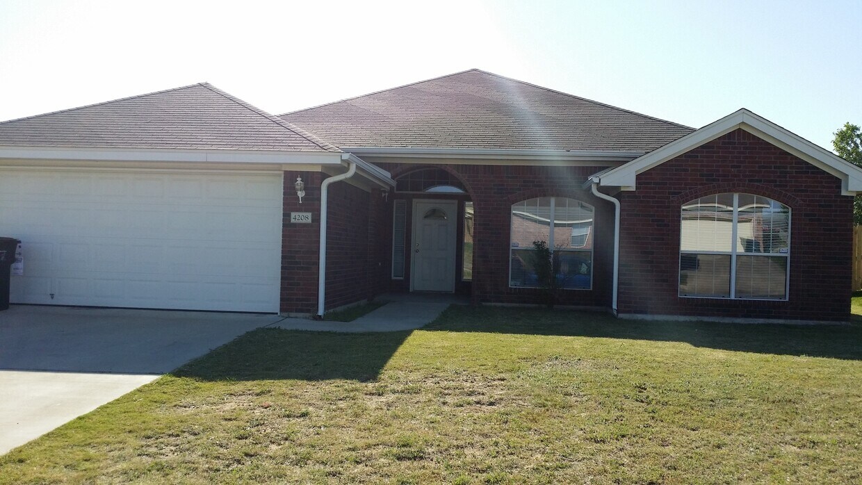 Primary Photo - 4208 Tropicana Dr
