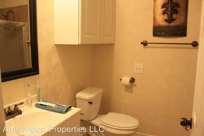 Building Photo - 3 br, 2 bath House - 8722 Timberwilde St