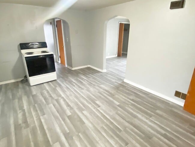 Foto del edificio - 1704 Merrill Ave