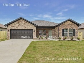 Building Photo - 828 Pine Tree Rd