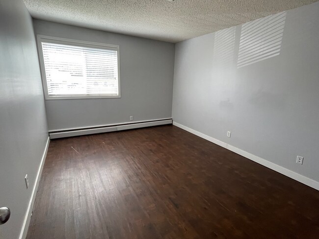 Photo du bâtiment - MacDonald Place Apartments