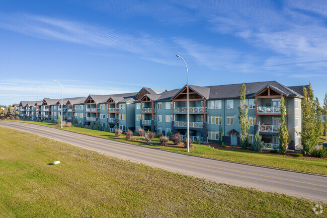 Building Photo - Savanna at Strathmore Lake Estates