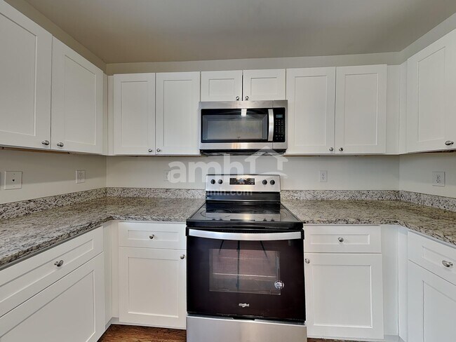 Foto del edificio - 1568 Pebble Ridge Dr