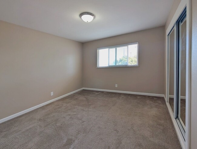Building Photo - 2040 Orange Ave