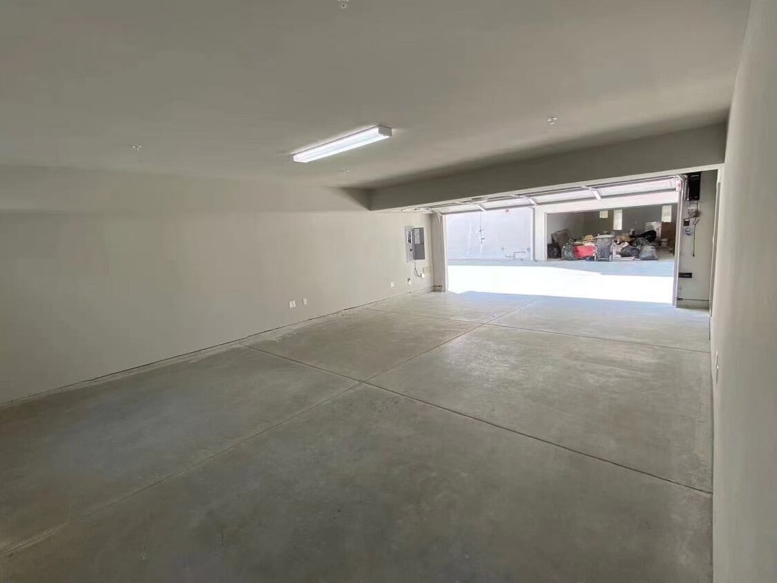 Building Photo - 3702 S Island Way