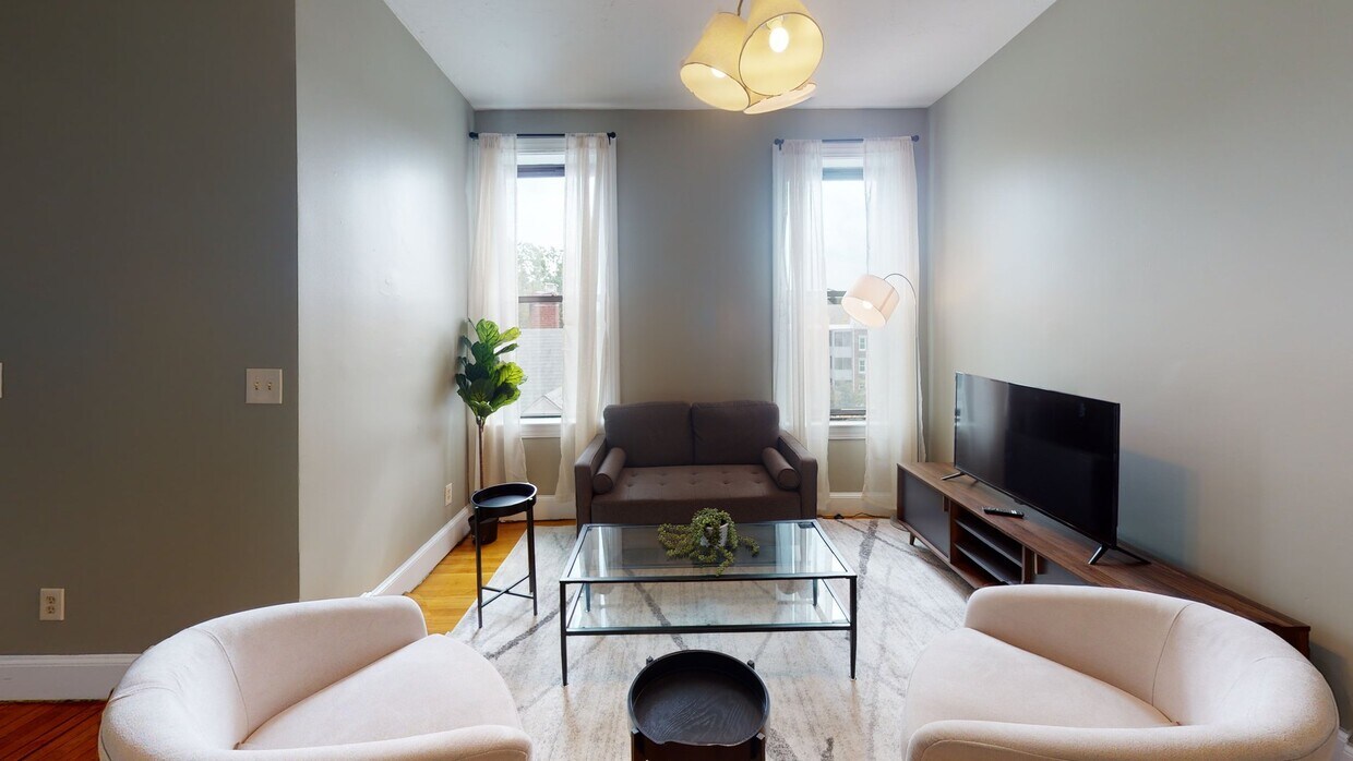 Photo - Private bedroom in 4 bed/2 bath Home