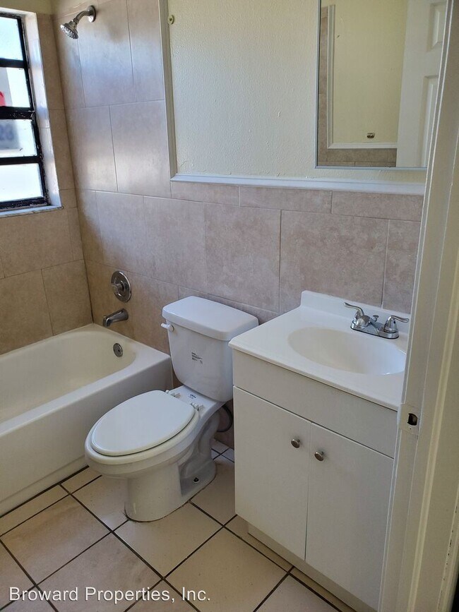 Foto del edificio - 224 NW 12th Ct