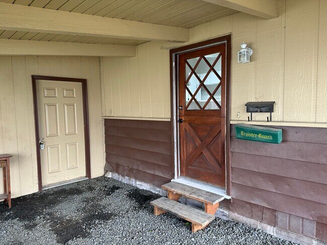 Foto del edificio - Beautifully updated 2 bedroom 1 bath home ...