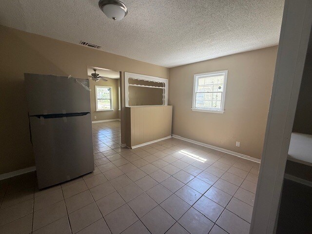 Foto del edificio - 1257 Devander Dr E