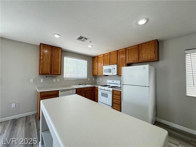 Foto del edificio - 3231 Ocean Spray Ct