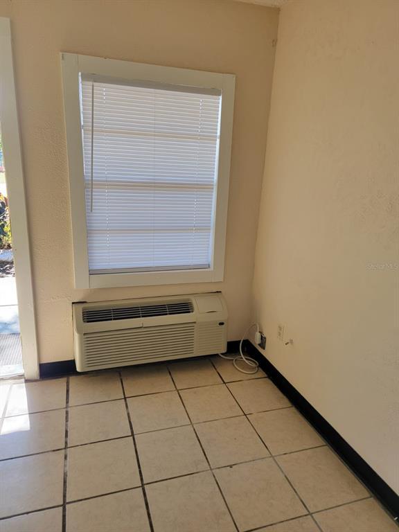 Foto del edificio - 2205 Knox McRae Dr