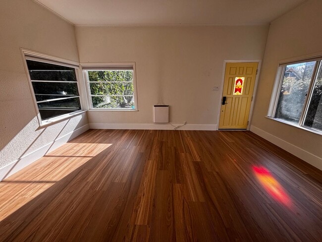 Foto del edificio - Charming duplex-style house in the heart of Green Lake and Tangletown