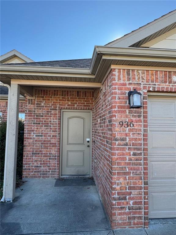 Building Photo - 936 Kensington Dr