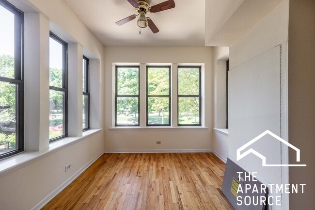 Foto del edificio - 2319 N Kedzie Blvd