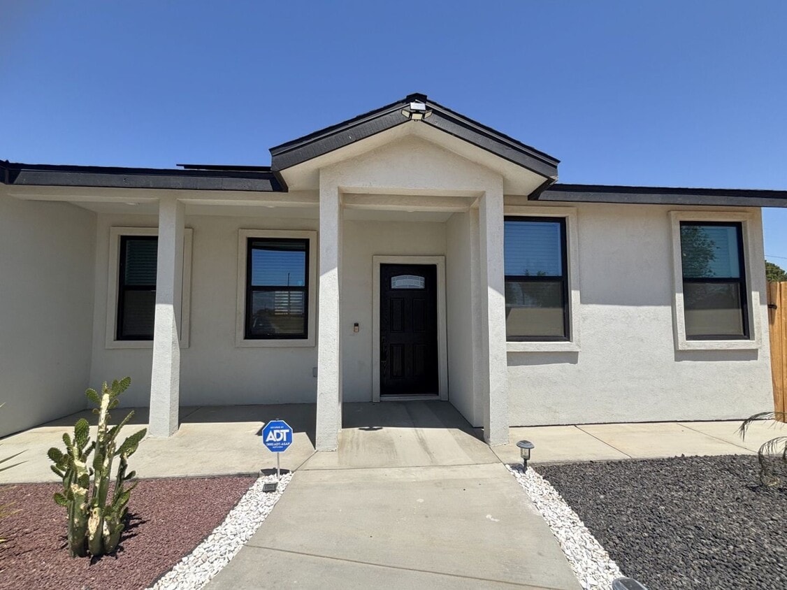 Foto del edificio - 8109 Underwood Ave