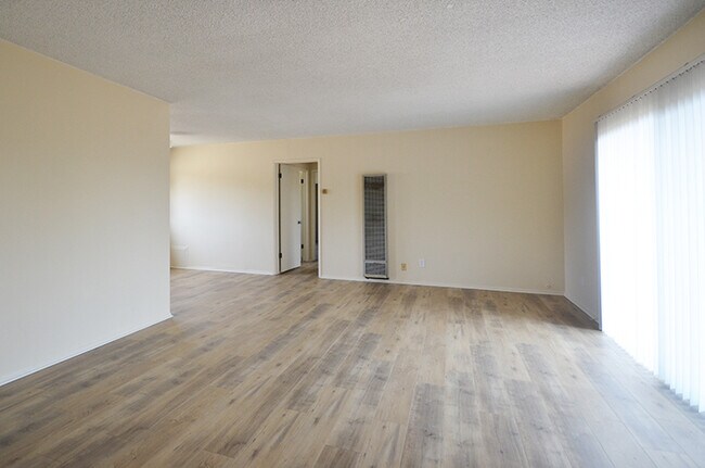 Living Room - 1335 Franklin St