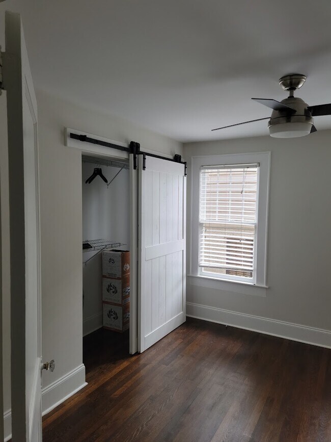 Foto del edificio - 1433 N Highland Ave NE
