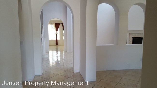 Building Photo - 43871 Via Montalban