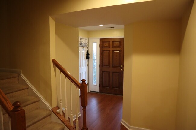 Building Photo - 405 Devon Ct