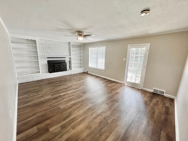 Foto del edificio - 4760 Hornsby Dr