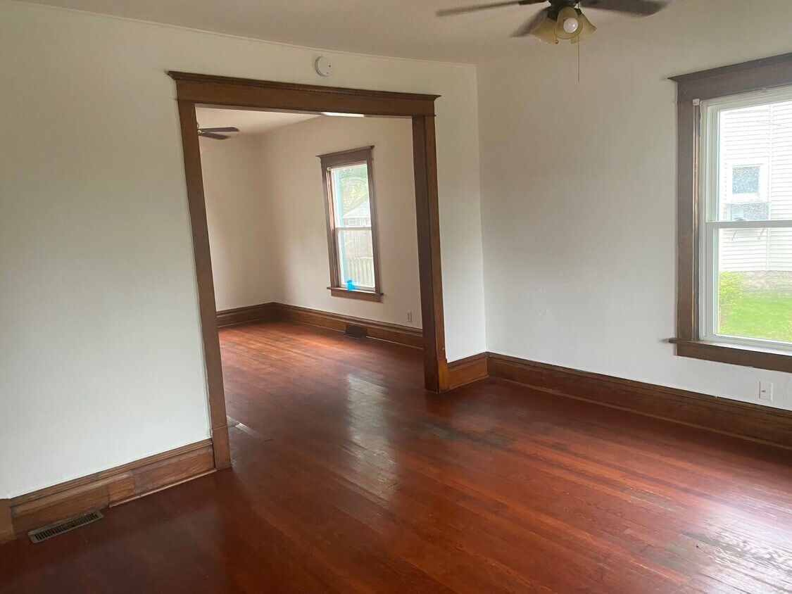 1033 Spafford Ave, Rockford, IL 61107 House Rental in Rockford, IL