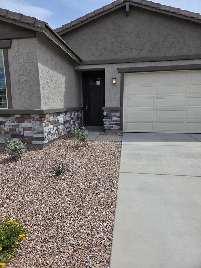 Building Photo - 22457 E Watford Dr