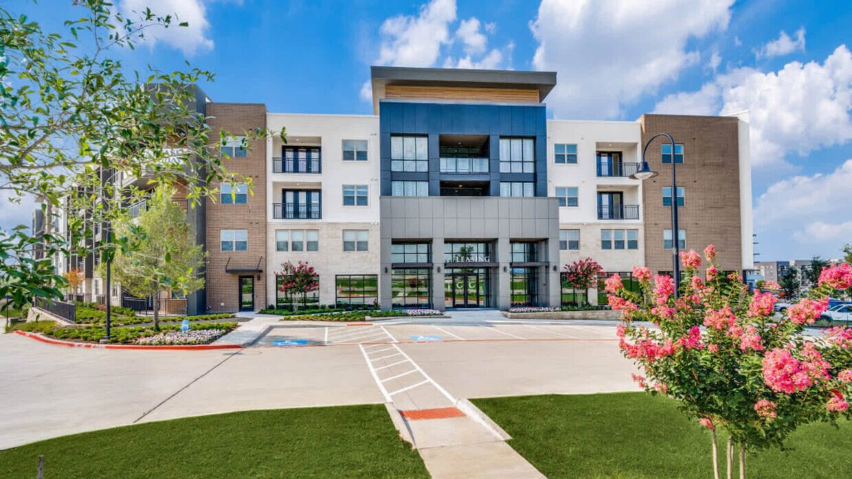 Olivian at the Realm 3964 Highway 121 Lewisville, TX Apartments for