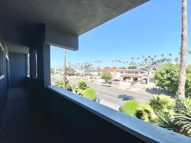Building Photo - 1821 Crenshaw Blvd
