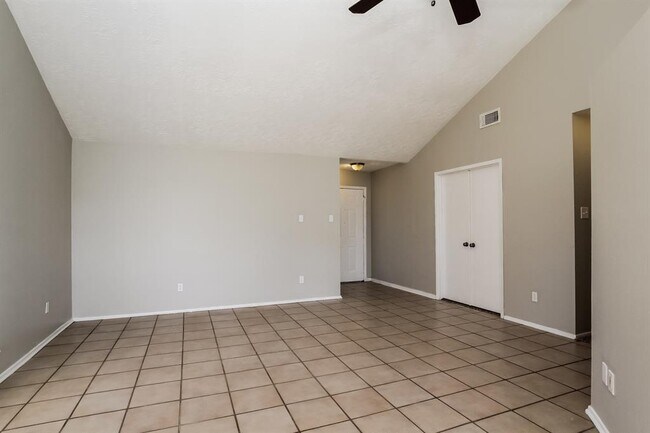 Building Photo - 4111 Bridgeland Ln