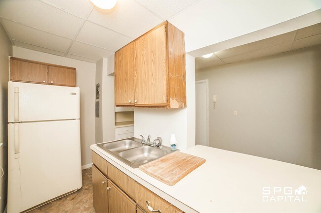 Building Photo - 60 Chambersburg St