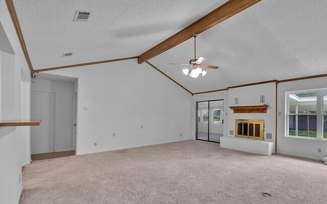 Building Photo - Charming 3-Bed, 2-Bath Home in China Sprin...