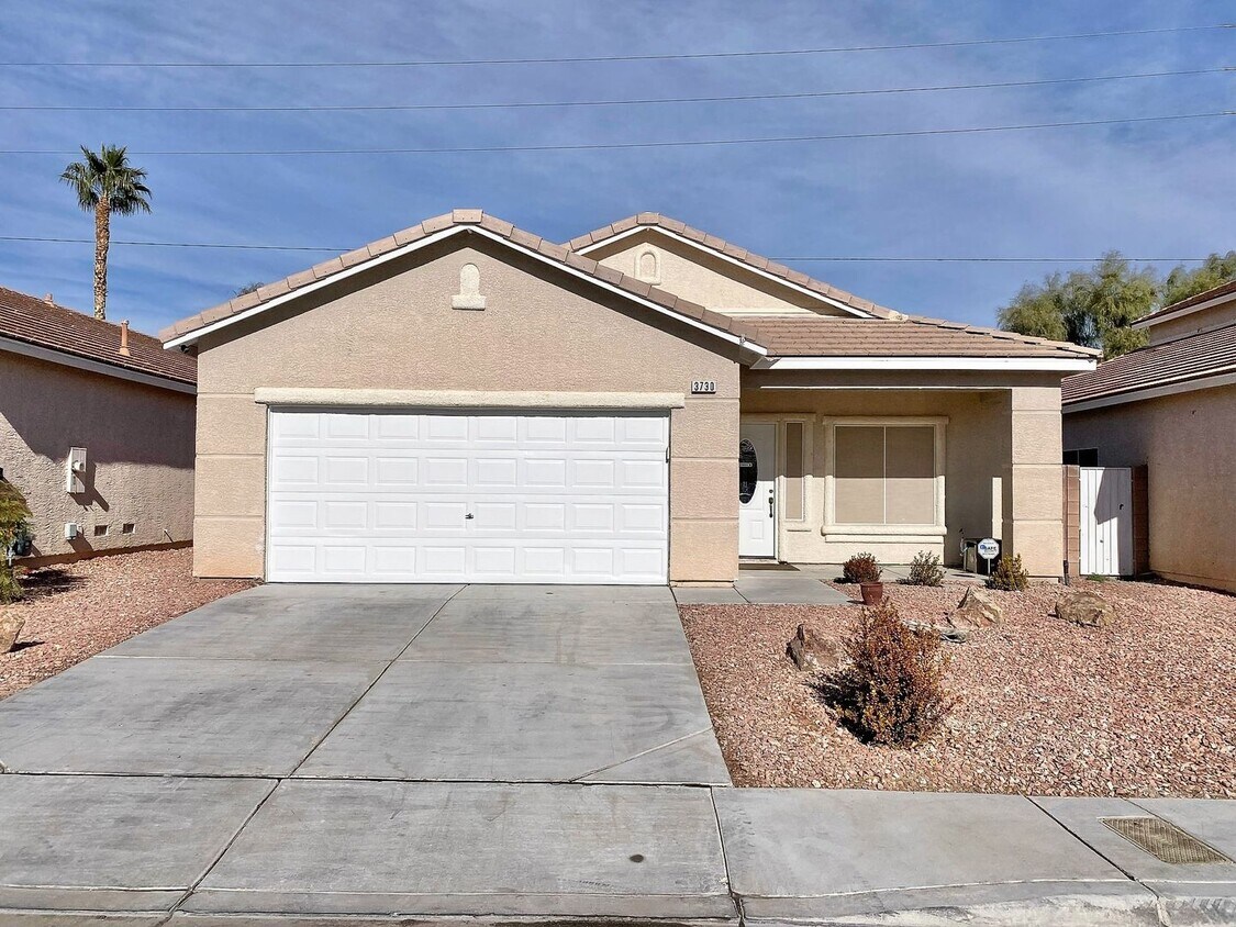 Foto principal - BEAUTIFUL 3 BEDROOM 2 FULL BATHS SINGLE ST...