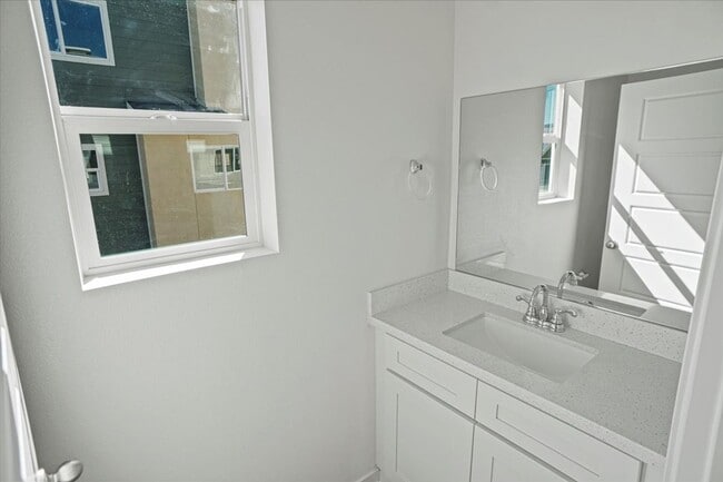Building Photo - 4-Bedroom Home for Rent – Move-In Ready